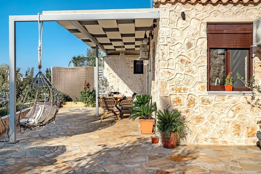 Apartment \"Key\" with Private Garden, Terrace & Wi-Fi - Image 1