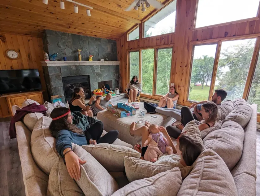 Rare Beachfront Cabin in Clearwater Bay, only 25 min from Kenora. Pet friendly! - Image 1