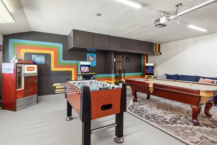 Private Hilltop Haven - Hot Tub/Game Room — 10mi to Beach & Legoland - Image 1
