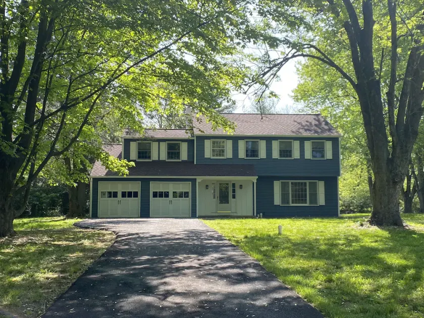 Renovated 5 bedrooms.  6 beds. Great water pressure! New memory foam beds!  - Image 1