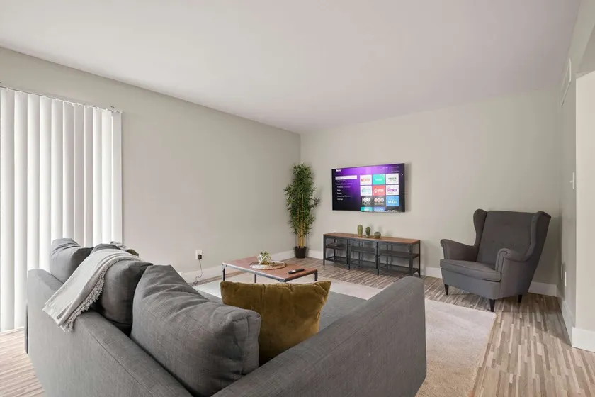 Modern Comfort in Rochester, Perfect Getaway - Image 1
