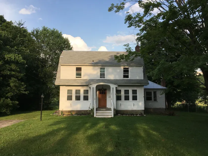 Classic 1920s Farmhouse Beautifully Restored, Idyllic Setting with EV charging - Image 1