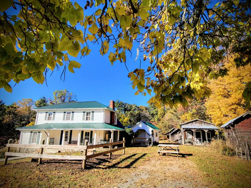 Fiddlers Farmhouse New River Trail, Mountains, hiking, Biking, Galax, Fries - Image 1