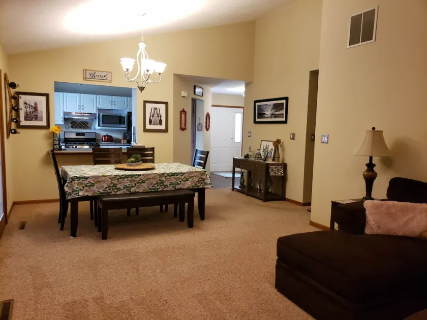 Bourbonnais IL Home Away from Home - Image 1