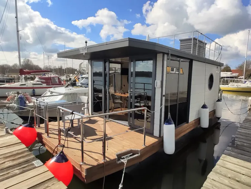 Relaxing vacation on houseboat Hilja with a great view of the Schlei (dog-friendly) - Image 1
