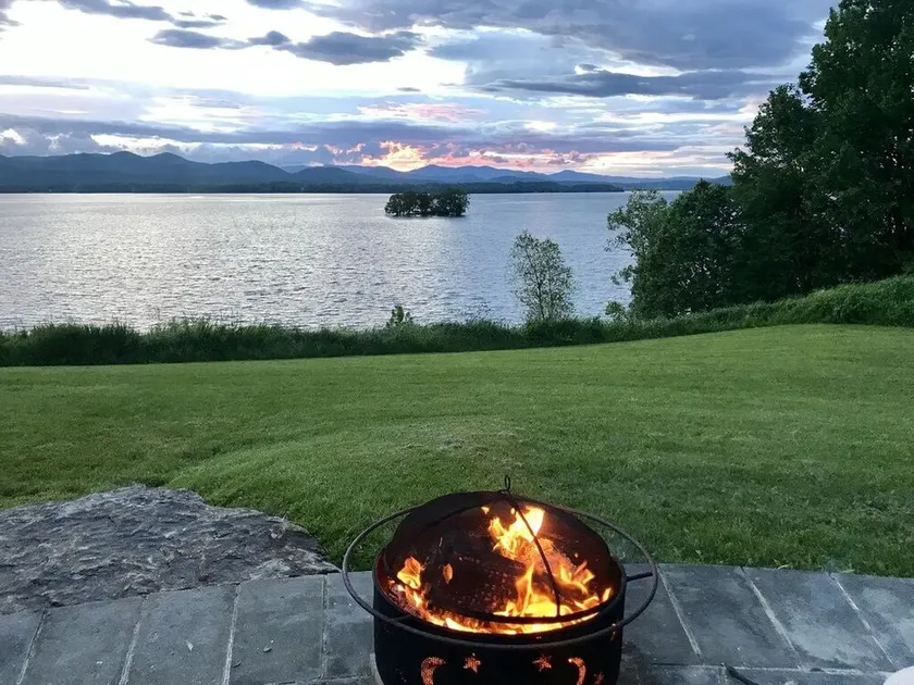 Waterfront Family Retreat on Lake Champlain - Image 1