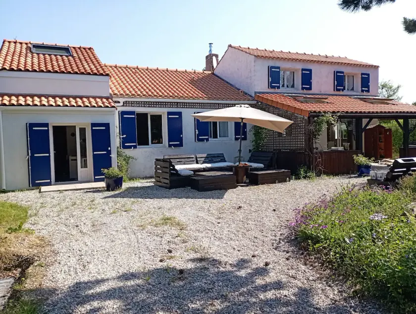 maison familiale 10/12 personnes piscine chauffée,5 chambres, animaux acceptés. - Image 1