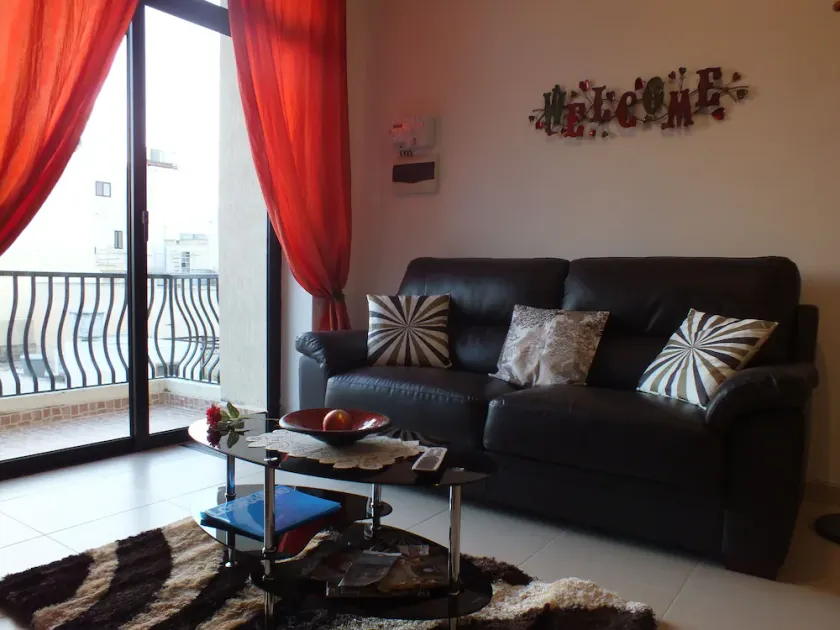 Appartement ensoleillé moderne avec balcon - Image 1
