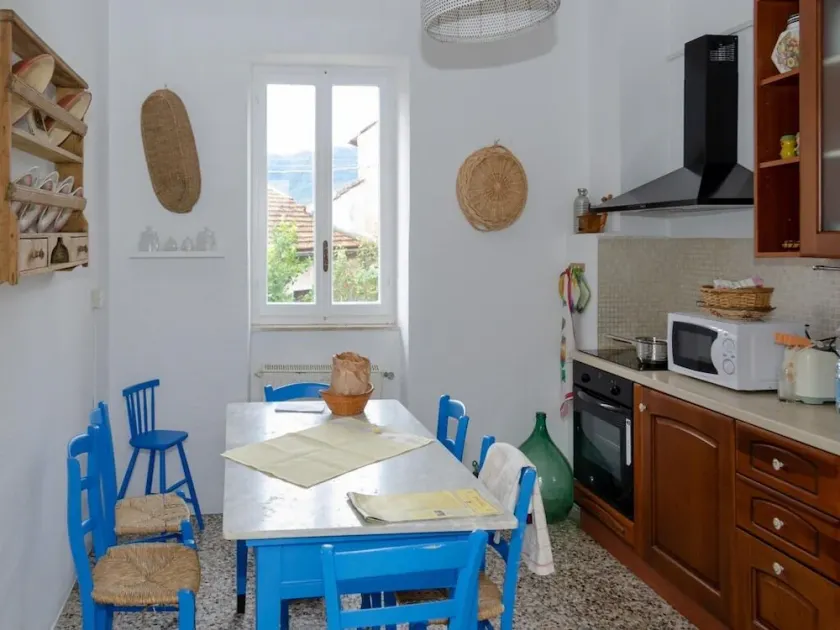 Nonna Haus unter den Olivenbäumen in einem Dorf in Ligurien - Image 1
