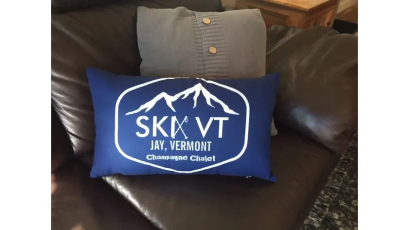 SKI! NOUVEAU AU MARCHE DE LA LOCATION!  4 chambres à coucher  6. 51 minutes à JAY PEAK! - Image 1