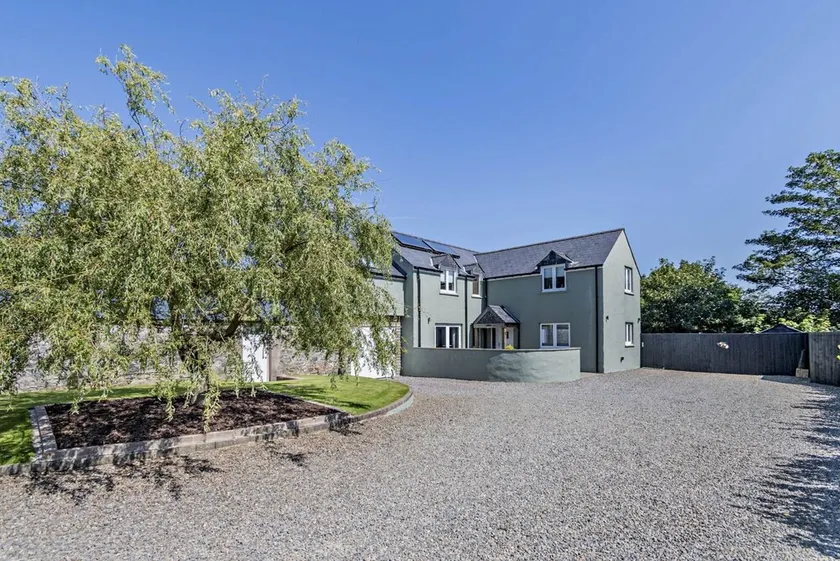 Willow Lodge, Wolfscastle - Image 1