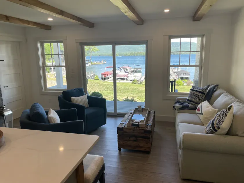 Direct Waterfront Rental  - Image 1