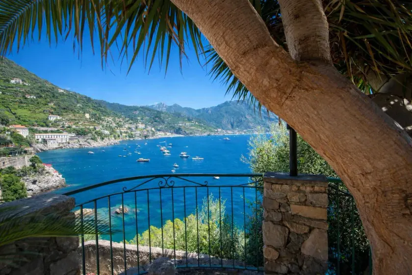 Dipinto di Blù, charming apartment with access to the sea - Image 1