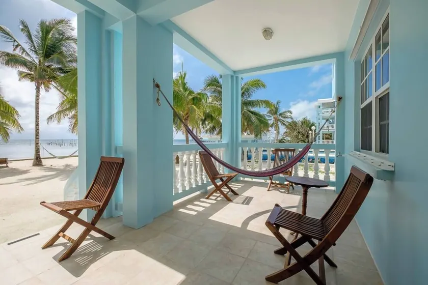 Oceanfront Family Escape with Free Kayaks & Bikes - Image 1