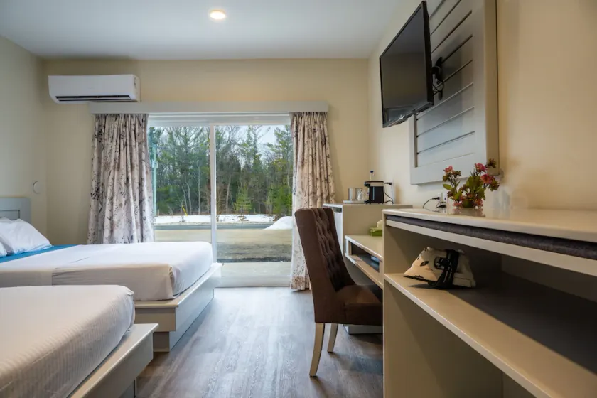 Leelas Villa Inn Flesherton - Image 1