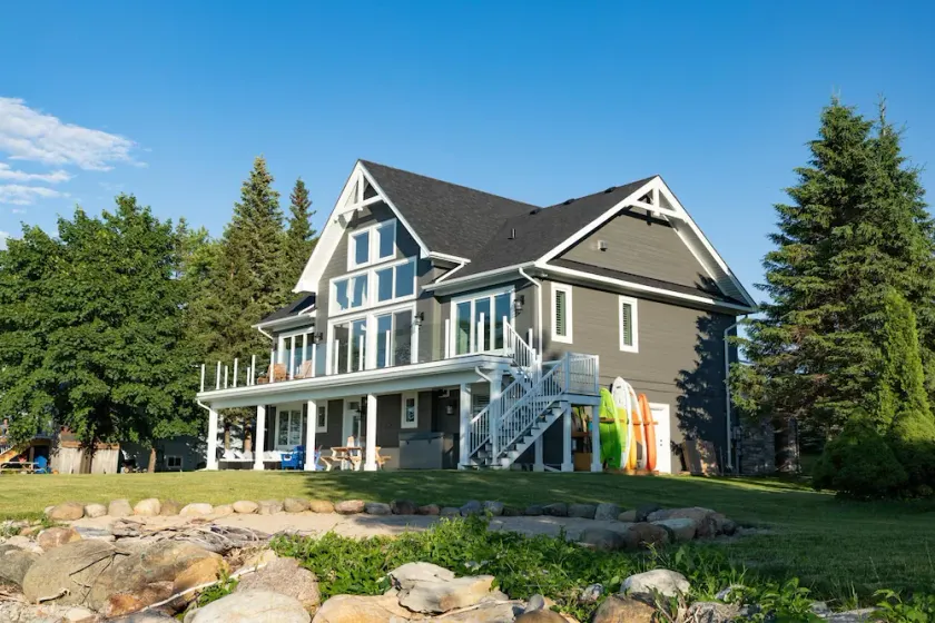 Rare Waterfront Gem In Blue Mountain/Collingwood! Less than 2hrs from Toronto! - Image 1