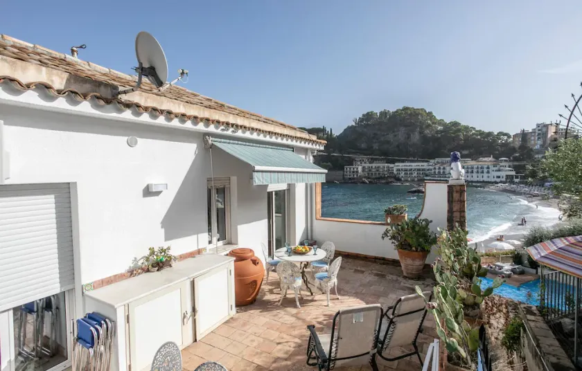 Appartement de 2 chambres en bord de mer à Taormina, ME - Image 1