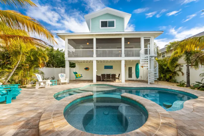 Aloha Beaches! Newly Renovated 4 Bedroom 3 Bath Home w/ Private Pool! - Image 1