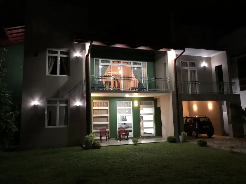 Casa vacanze di lusso con 5 camere da letto vicino al porto di Katunayake - Image 1
