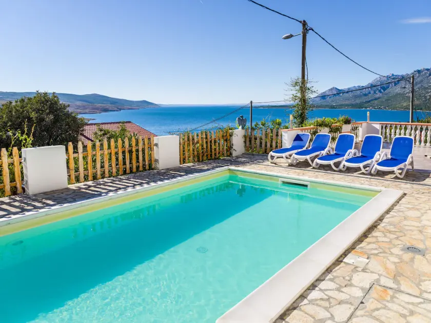 Fereinhaus Fuer 12 Personen mit Privatpool und Meerblick - Image 1
