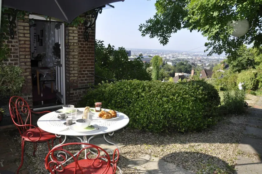 Le Pavillon Bellevue - Image 1