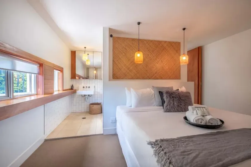 The Ultimate Beach House - Magnesium pool, close to beach and shops - Image 1