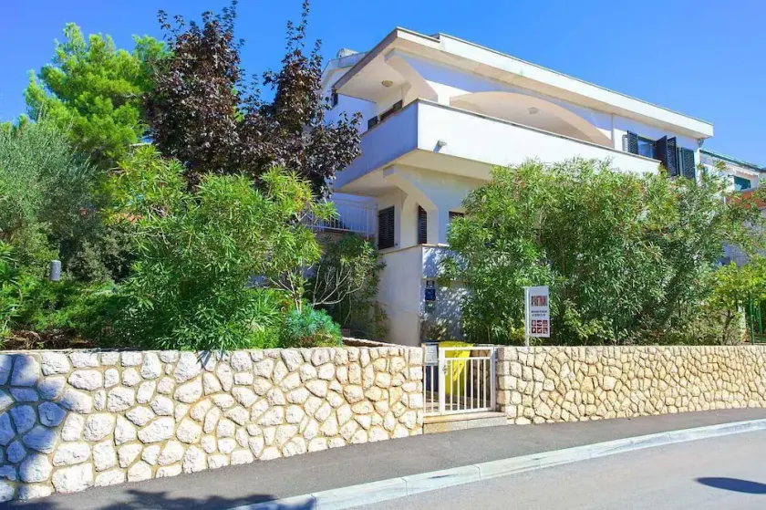 Studio 100 m from the beach - Image 1