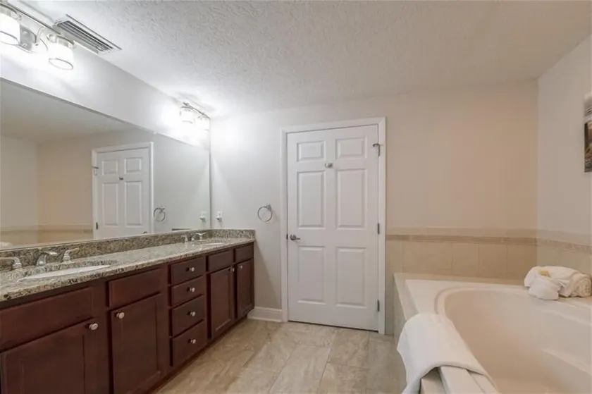 Panoramablick! Luxuswohnung im 10. Stock im Sanibel Condominium #1001 - Image 1