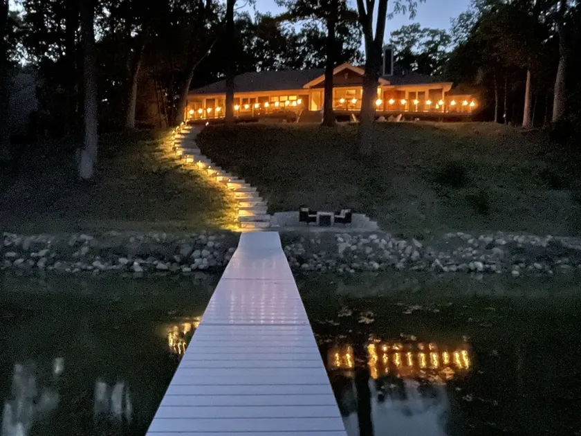 Lakefront 4BR Retreat w/Fire Pit & Kayaks - Image 1