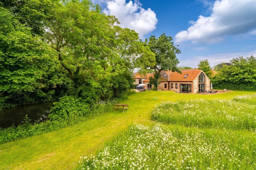 Waterside Barn - Image 1
