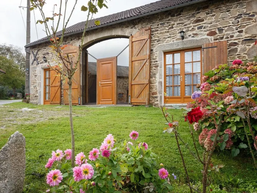 Mountain Cottage with Terrace and BBQ - Pets Allowed - Image 1
