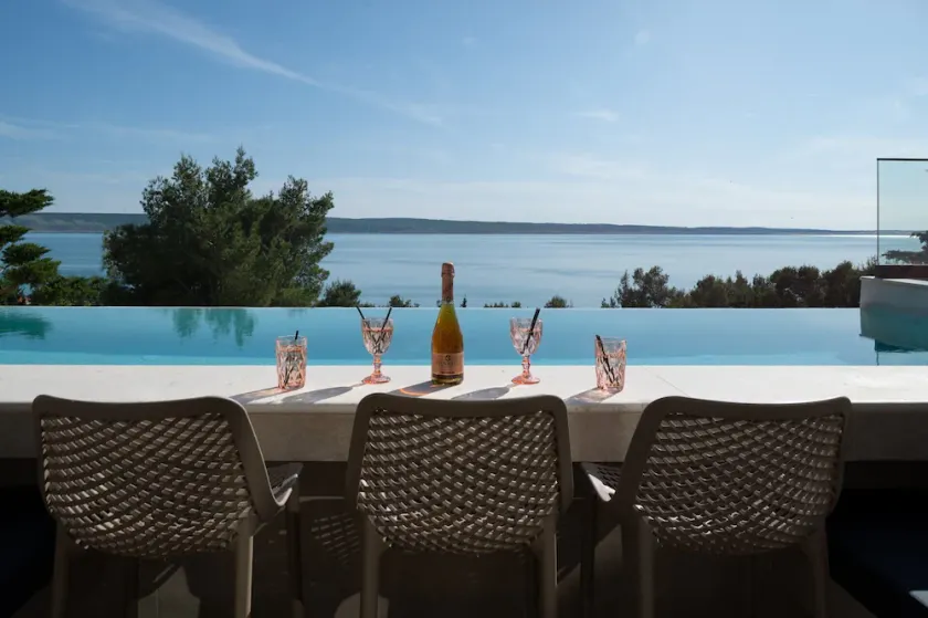 Luxusvilla Black Velvet mit Pool - Image 1