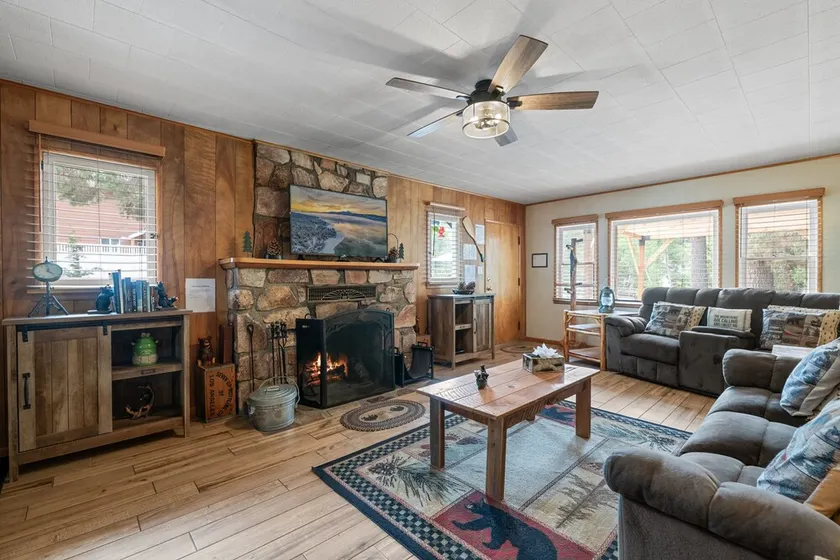 Bear Slope View - Close to Slopes, Pet Friendly, Fenced Yard, Hot Tub - Image 1
