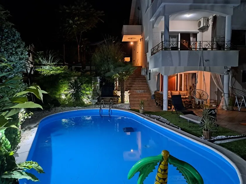 Luxusvilla Emily mit privatem Infinity-Pool und atemberaubendem Meerblick - Image 1