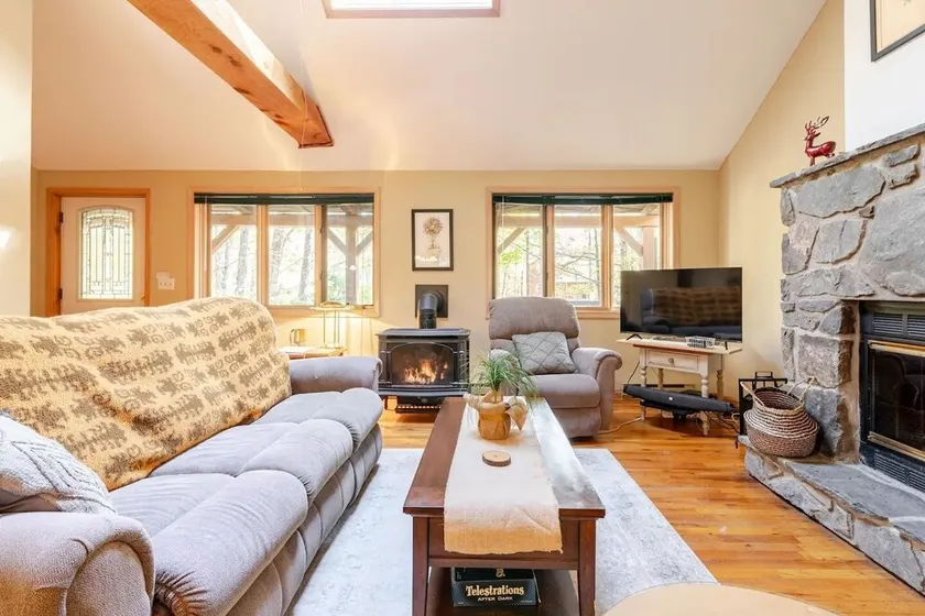 Cozy Cabin at Big Bear Mountain: Pools, Lake, Ski, Horseback & More at Masthope! - Image 1