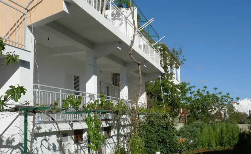 Apartments with parking space Grebastica, Sibenik - 13978 - Image 1