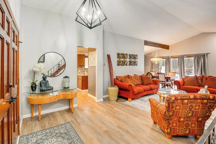 Close to Hospitals & Downtown: Cleveland Home - Image 1