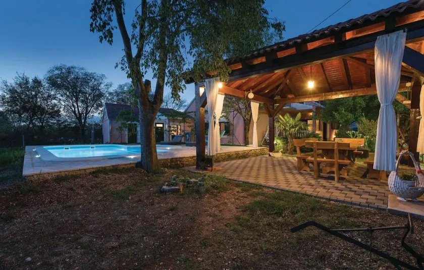 House Back to Nature - Image 1