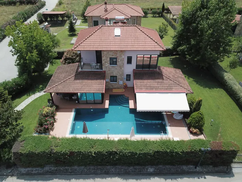 Villa with pool and garden, wifi, 7 pers. | Pieria - olymp. Riviera, Makedonia - Image 1