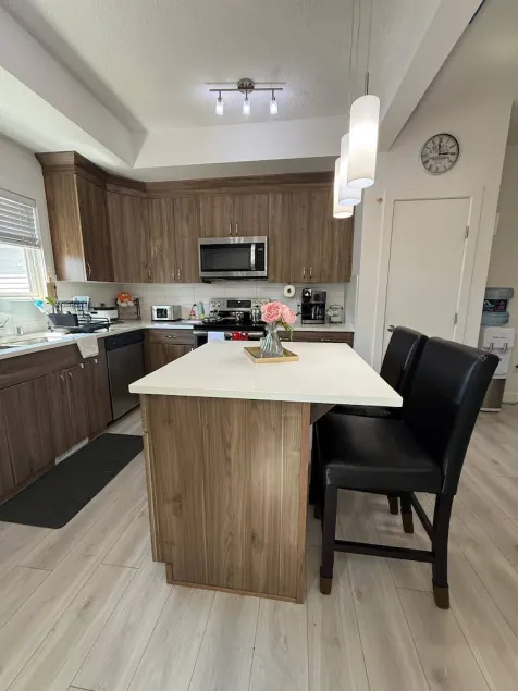AA RetreatFam-Friendly 3BR Spacious Haven Leduc - Image 1