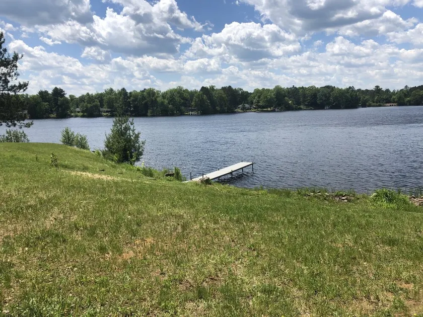 Lakeside Cabin Getaway - Image 1