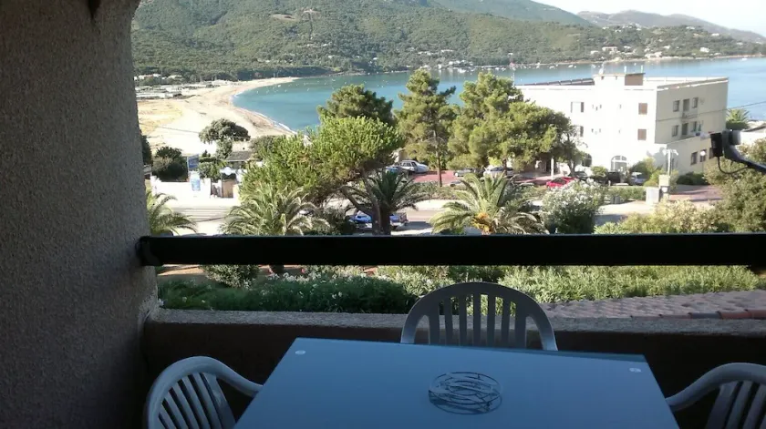 Nice apartment by the sea  - Image 1