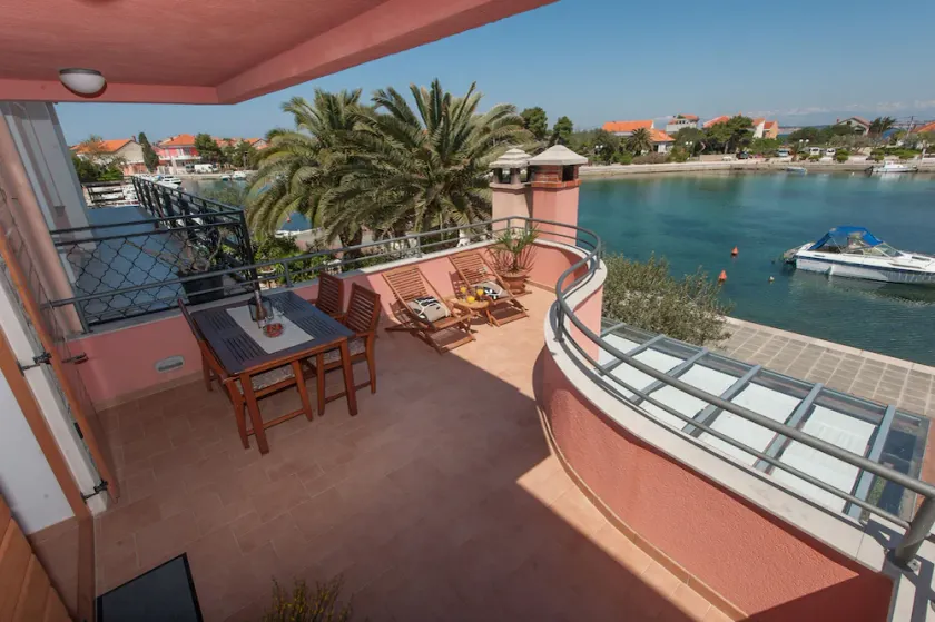 One bedroom apartment near beach Poljana, Ugljan (A-8432-b) - Image 1