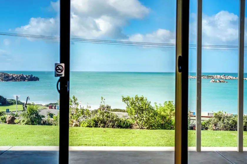 Dolphins Beachfront Apartment nr 7 - Port Elliot - En vy att komma ihåg - Image 1