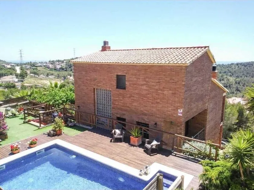 4 bedroom private vacation home in Canyelles - Image 1