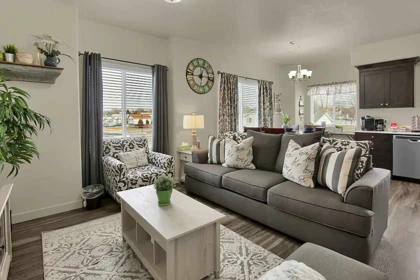 NewLux Nouvel Appartement⭐️ WiFi Rapide⭐️ 4K HDTV⭐️ Hill AFB - Image 1