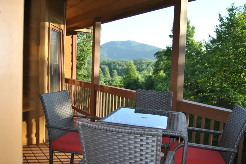 Populaire côté sud - Belle vue sur les montagnes - pavée à la porte d'entrée - Image 1