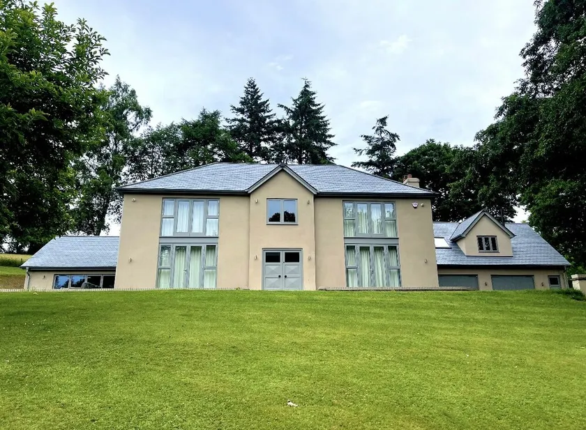 Adorable one bedroom lodge with outstanding views - Image 1