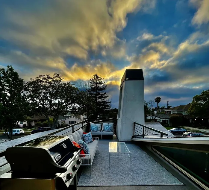Coastal Charm Awaits. “Deb’s Sunset Retreat” - Image 1