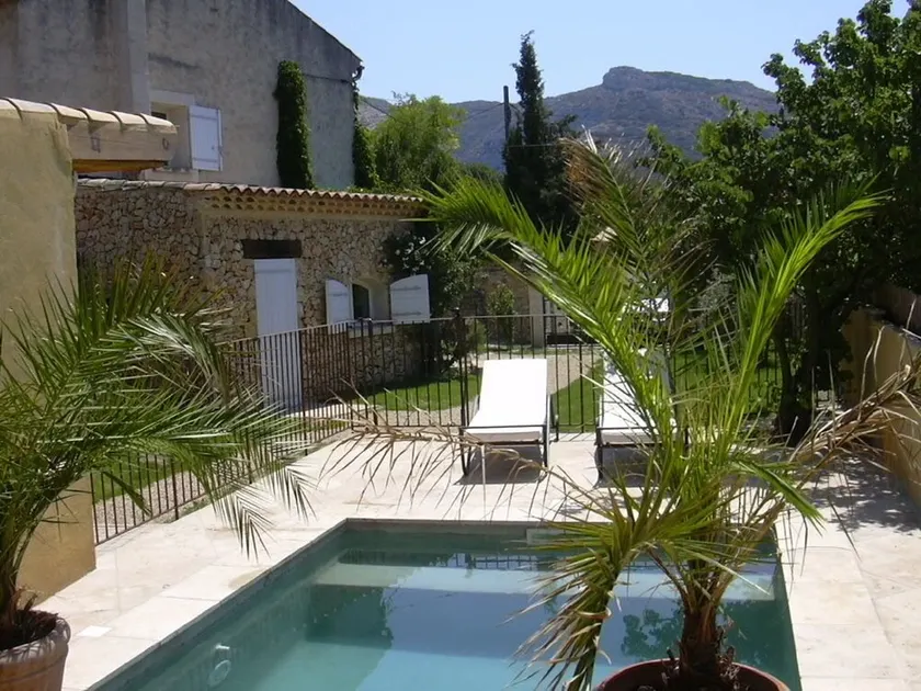 Taillades: House / Villa - Taillades - Image 1